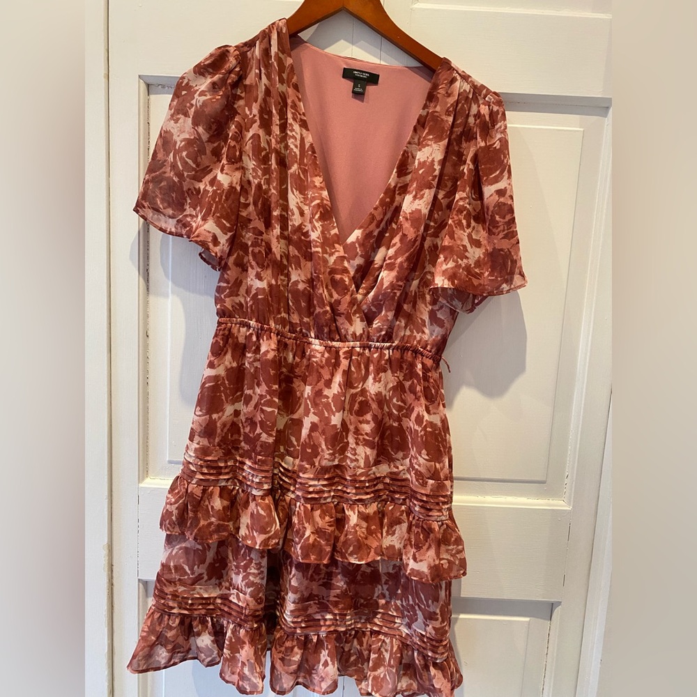 Vera Wang Floral Tiered V-Neck Women’s Dress